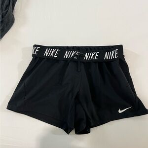 Women’s Nike dri fit short black